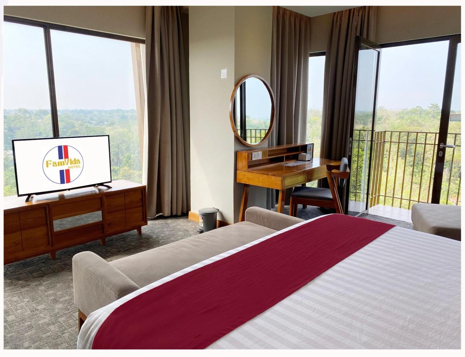 Famvida Hotel Lubuklinggau Екстериор снимка
