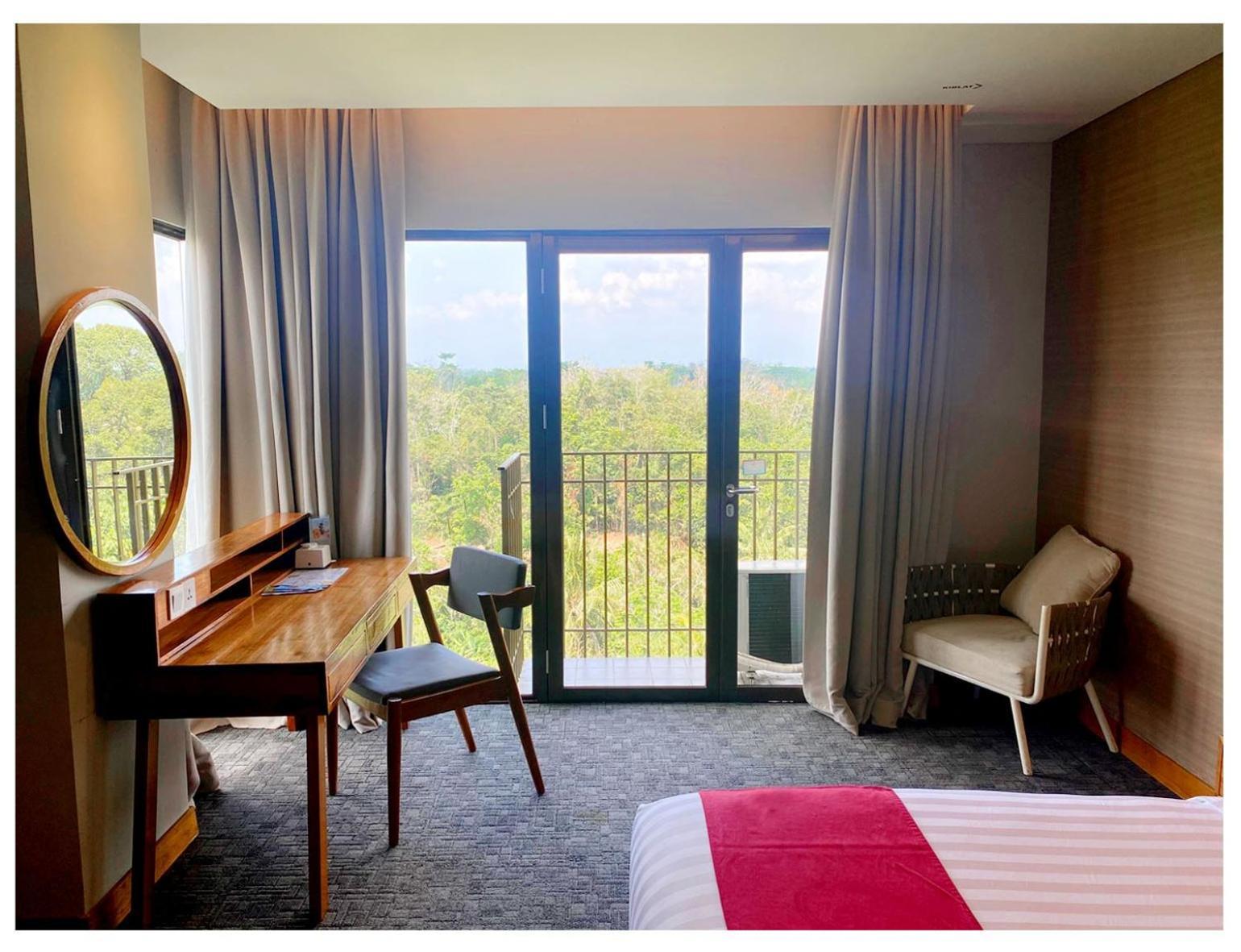 Famvida Hotel Lubuklinggau Екстериор снимка