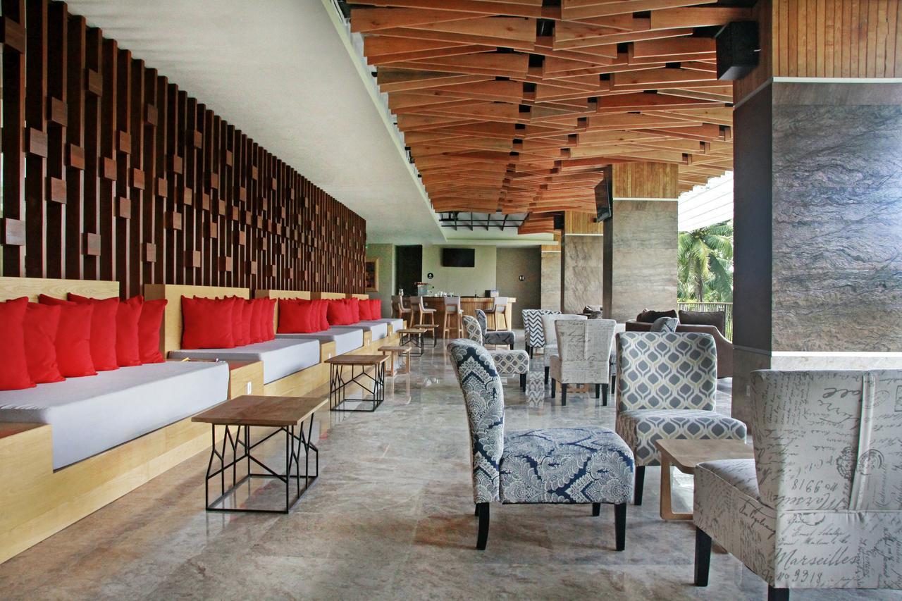 Famvida Hotel Lubuklinggau Екстериор снимка