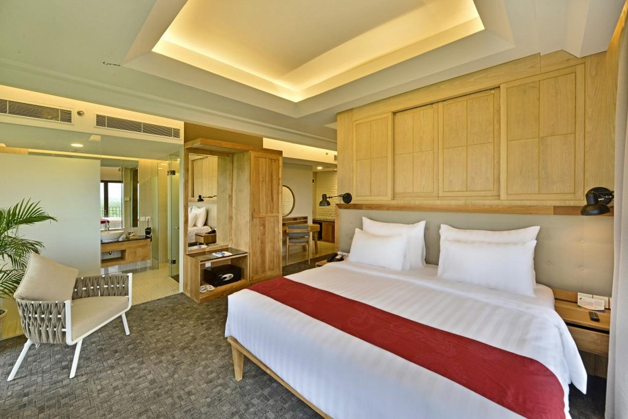 Famvida Hotel Lubuklinggau Стая снимка