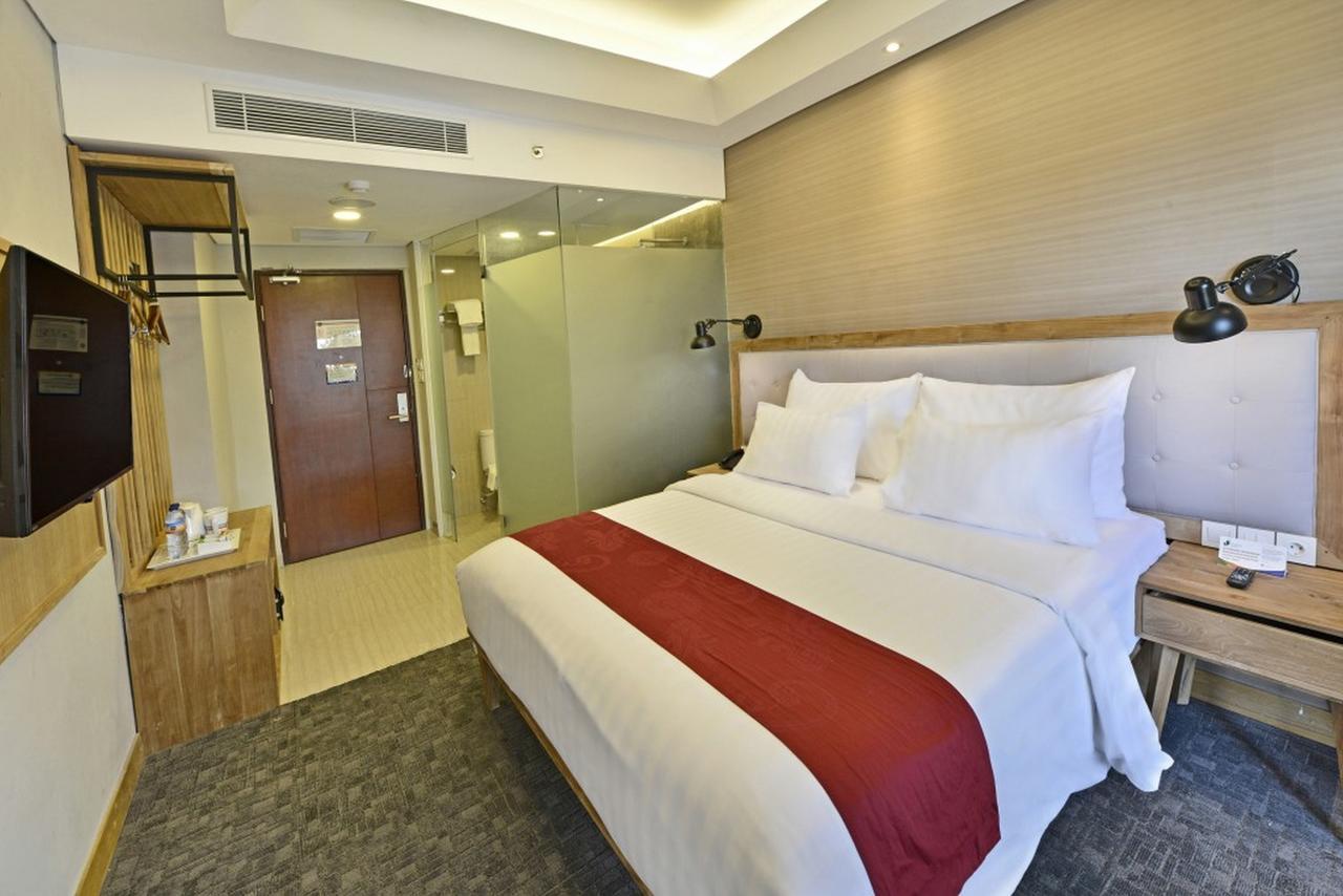 Famvida Hotel Lubuklinggau Екстериор снимка