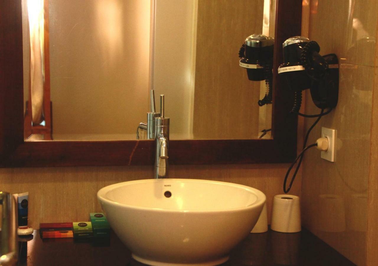 Famvida Hotel Lubuklinggau Екстериор снимка