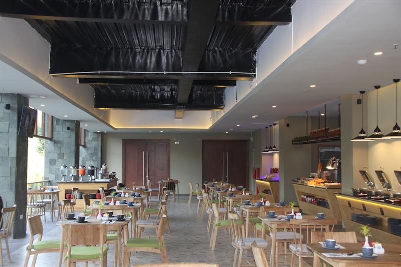Famvida Hotel Lubuklinggau Екстериор снимка
